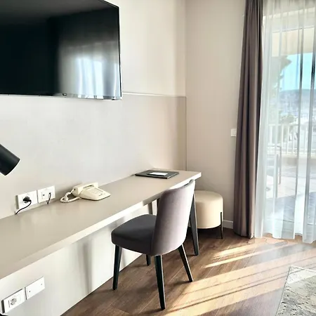 Marina 4*