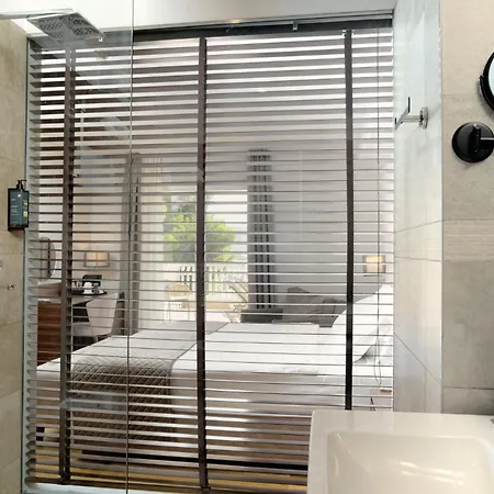 Marina Hotell 4*